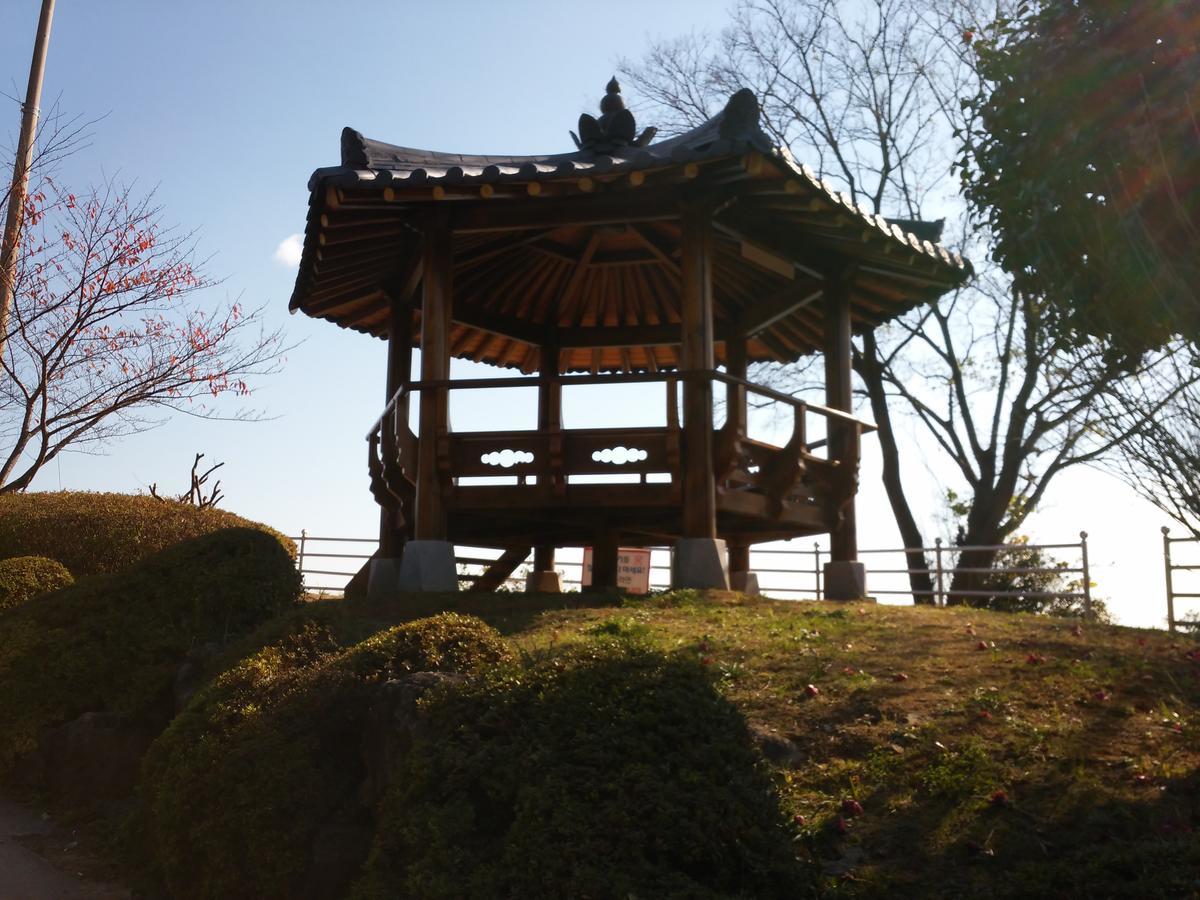 Sodong Geoje Jangseungpo Lighthouse Hotel מראה חיצוני תמונה